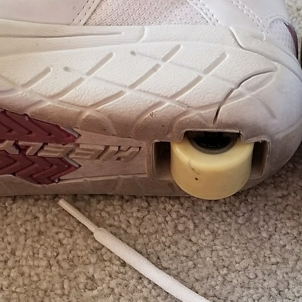 Heelys!! - Picture 4 of 4